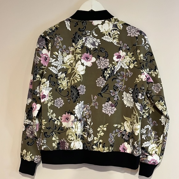 Emma &‎ Posh - women’s floral Bomber jacket olive purple, black and white size s - Picture 8 of 11
